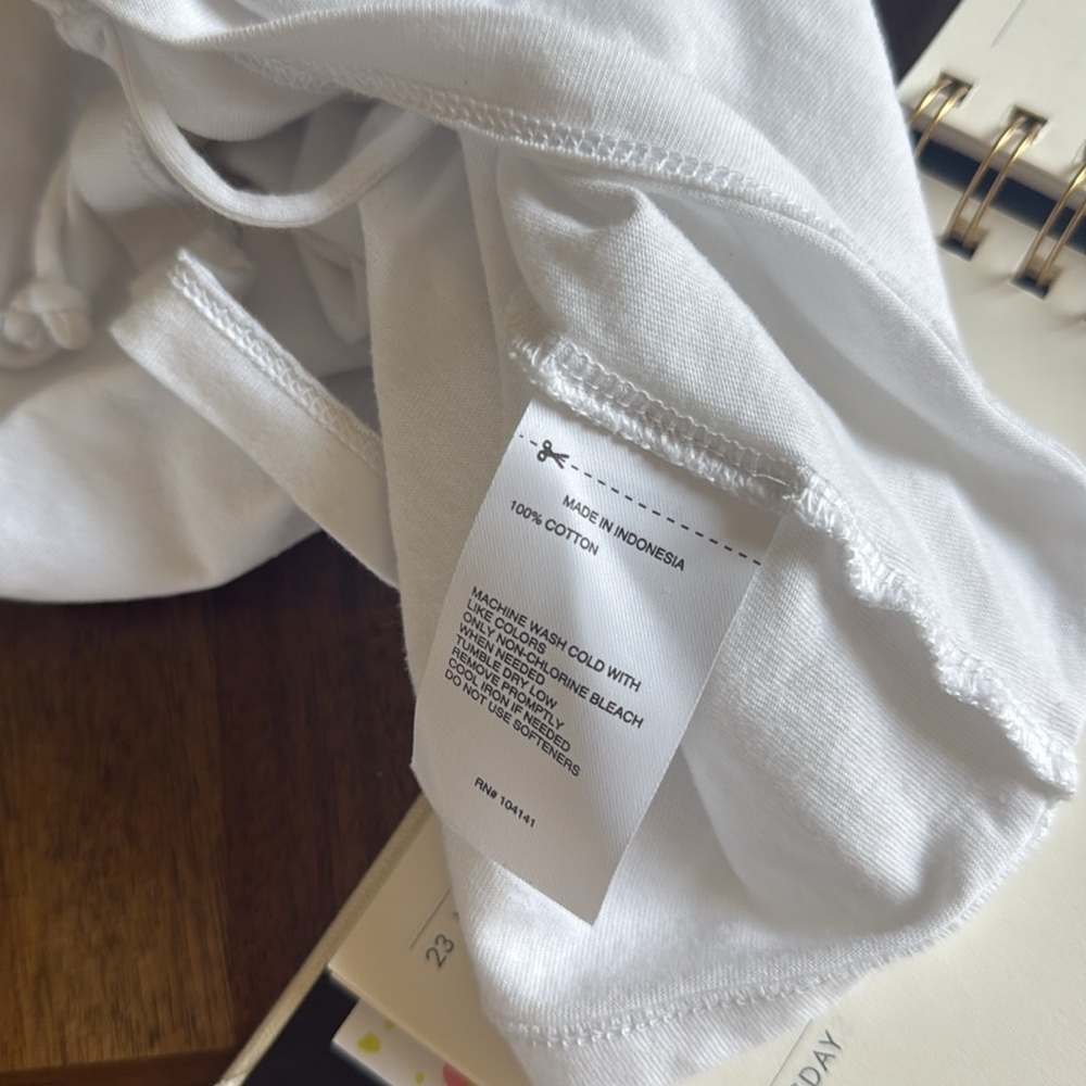 DSG White V-Neck Ruched top small - Picture 5 of 5